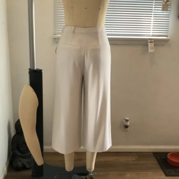 Bebe white wide leg crop - Picture 3 of 9